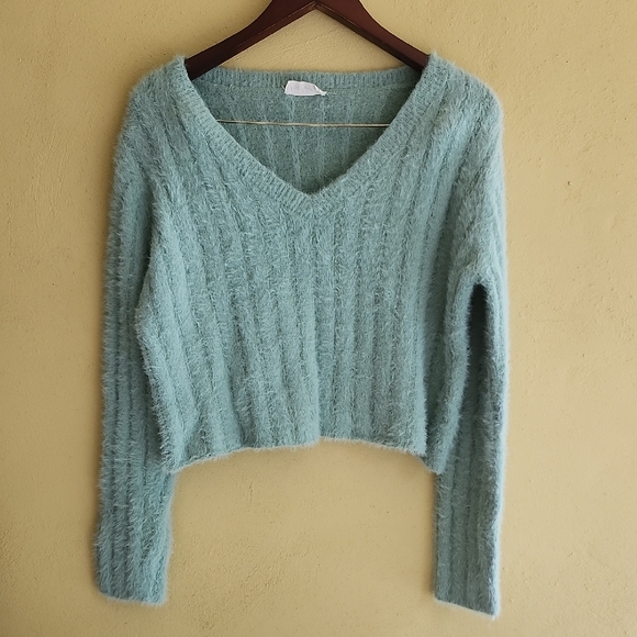 Elegant V-Neck Sweater - Soft Blue - Picture 1 of 6